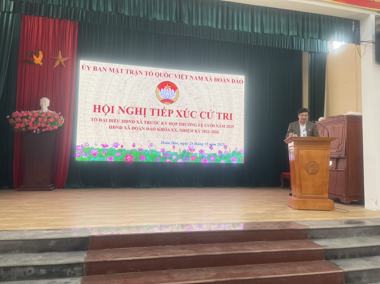 Tổ đại biểu HĐND xã Đoàn Đào tiếp xúc cử tri tại cụm số 3